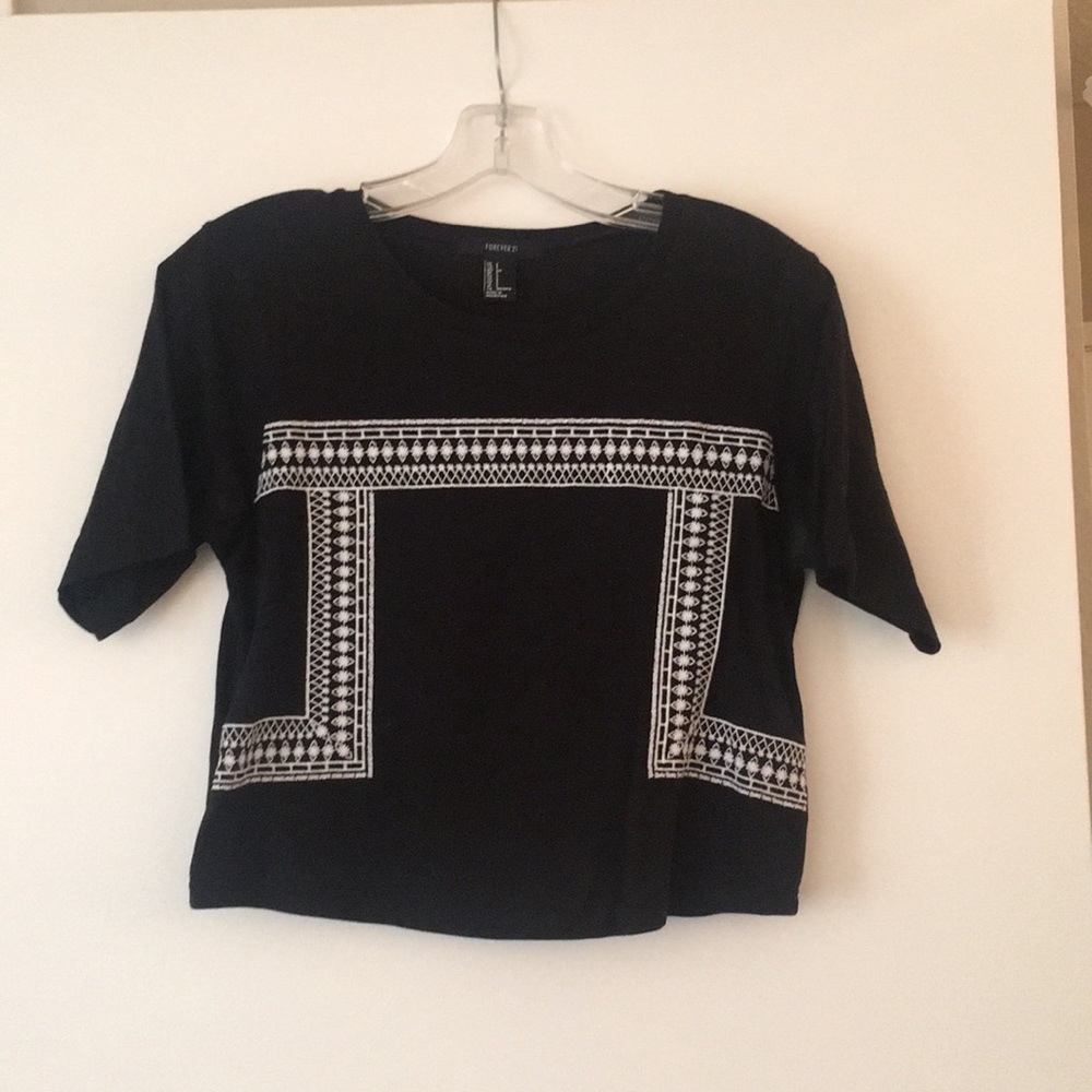 B&W Geometric Top